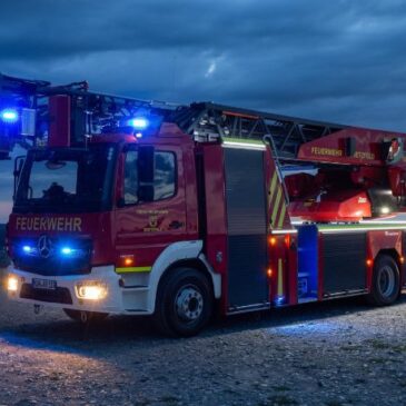 Feuerwehr im Einsatz: Filteranlage brennt bei Unternehmen