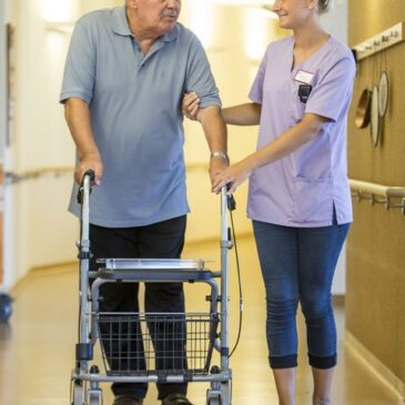 AOK: Eigenanteile für Pflegeheime in Sachsen-Anhalt erneut gestiegen / Mehr als 2.100 Euro müssen Bewohnende im Durchschnitt selbst zahlen