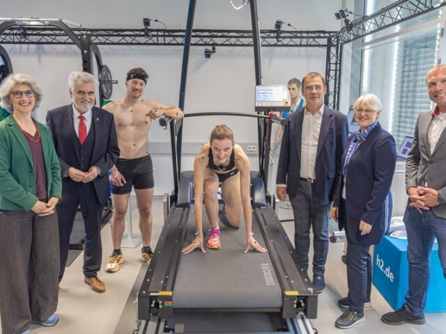 Willingmann weiht neues Forschungsgerät und Labor an Hochschule Magdeburg-Stendal ein