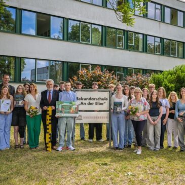 Willingmann ehrt Pareyer Schüler als Sieger im landesweiten Wettbewerb zu Hochwassermarken