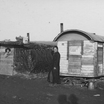 Aus Magdeburg nach Auschwitz / Gedenkkundgebung und Konzert zur Erinnerung an Sinti und Roma