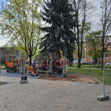 Fallschutzbelag auf Spielfläche in der Otto-Baer-Straße wird erneuert / „Spielen am Weg“ in Reform