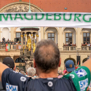 Oberbürgermeisterin gratuliert den SCM-Handballern zum vorzeitigen Meistertitel / Empfang im Alten Rathaus und Eintragung in das Goldene Buch am 8. Juni