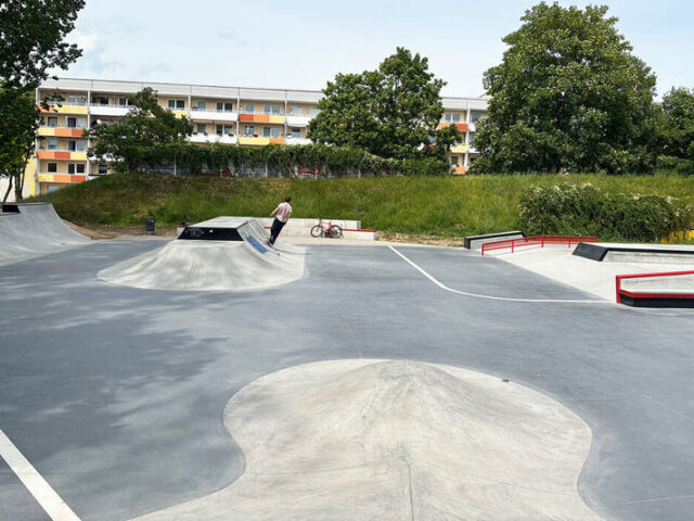 Skateshow auf neuer Anlage im Olvenstedter Scheid würdigt Fördermittelprojekte in Magdeburg / Spiel- und Freizeitprojekte mit 1,5 Mio. Euro fertiggestellt