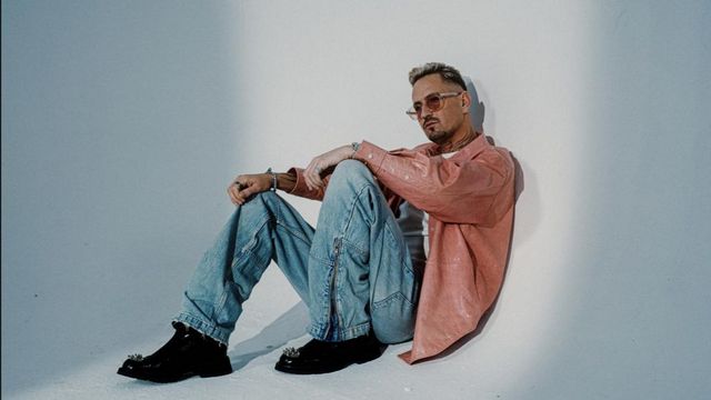 Robin Schulz brennt mit neuer Single „Flames“ (feat. Bandit) ein emotionales Feuerwerk ab!