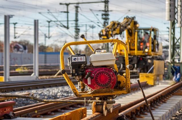 Deutsche Bahn stabilisiert Strecke bei Zielitz – kurzfristig Sperrung ab 29. April erforderlich