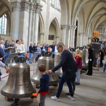 Domglockenaktionstag heute ab 11:00 Uhr als Willkommen für die Zweitgrößte Bronzeglocke Deutschlands, die CREDAMUS
