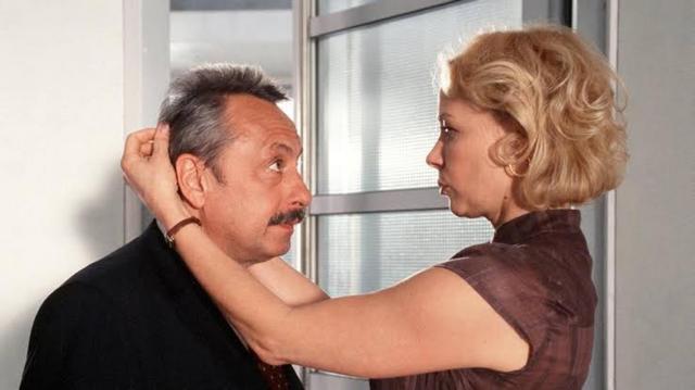 Komödie: Der Job seines Lebens 2 – Wieder im Amt (ARD/One  12:00 – 13:30 Uhr)