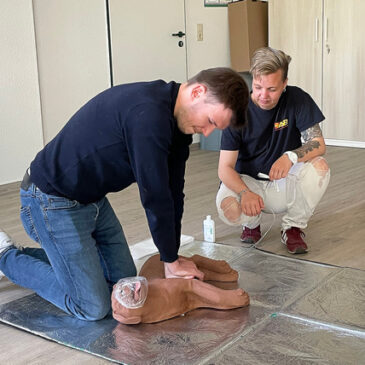 Malteser Magdeburg: Praktische Tipps und Handgriffe für den verletzten Vierbeiner / Noch freie Plätze für Erste Hilfe am Hund