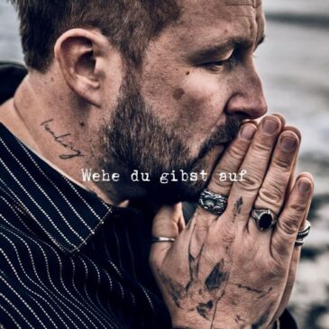 FLORIAN KÜNSTLER veröffentlicht seine neue Single „Wehe du gibst auf“ und kündigt sein neues Album an