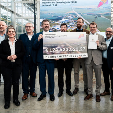 Ministerpräsident Sven Schulze überreicht 124 Millionen Euro für neues Industriegebiet im Burgenlandkreis