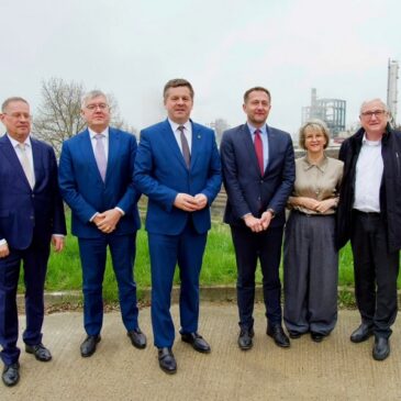 Klare Signale aus Piesteritz: Ministerpräsident Sven Schulze und EU-Agrarkommissar Christophe Hansen fordern faire Bedingungen für Industrie und Landwirtschaft