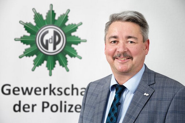 Vorgaben und Grenzkontrollen: Polizisten warnen vor Überlastung