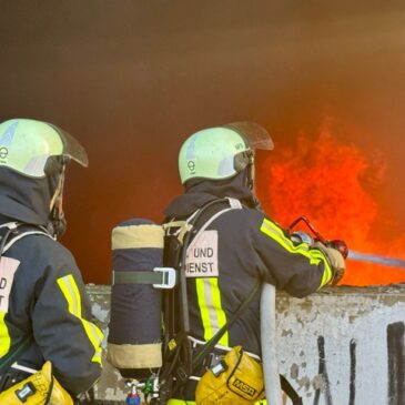 Feuerwehr im Einsatz: Tragischer Hausbrand in Bebertal
