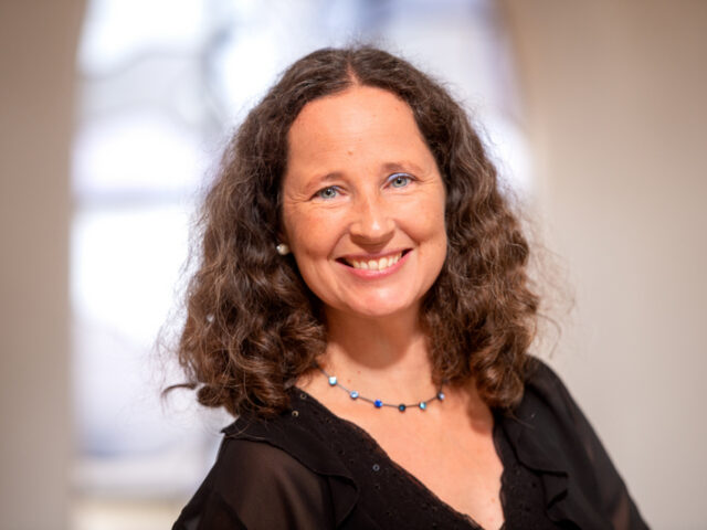 Orgelklangwelten starten heute um 16:00 Uhr mit Kirsten Sturm im Magdeburger Dom