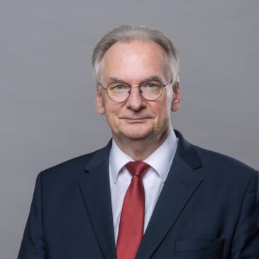 Bundeswehr verabschiedet Ex-Ministerpräsident Reiner Haseloff