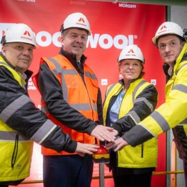 ROCKWOOL: Ministerpräsident Sven Schulze nimmt neue Produktionslinie in Betrieb