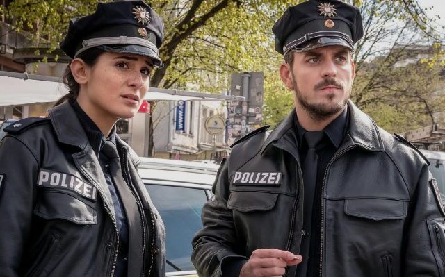 Krimiserie: Notruf Hafenkante – Hundeleben (ZDF 19:25 – 20:15 Uhr)