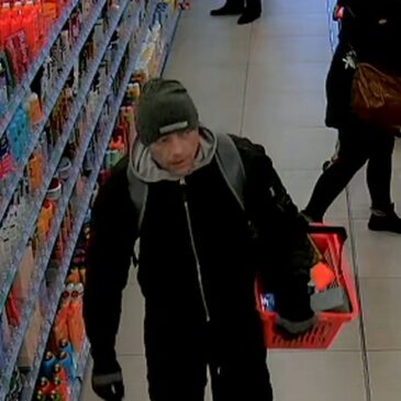 Drogerie Innenstadt: Polizei sucht mit Fotos nach Ladendieb