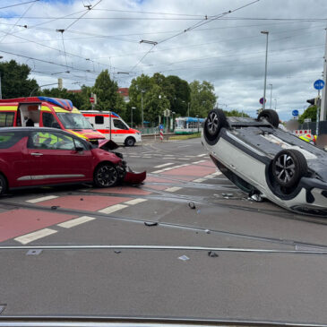 Vorfahrt missachtet: Verkehrsunfall mit mehreren Verletzten