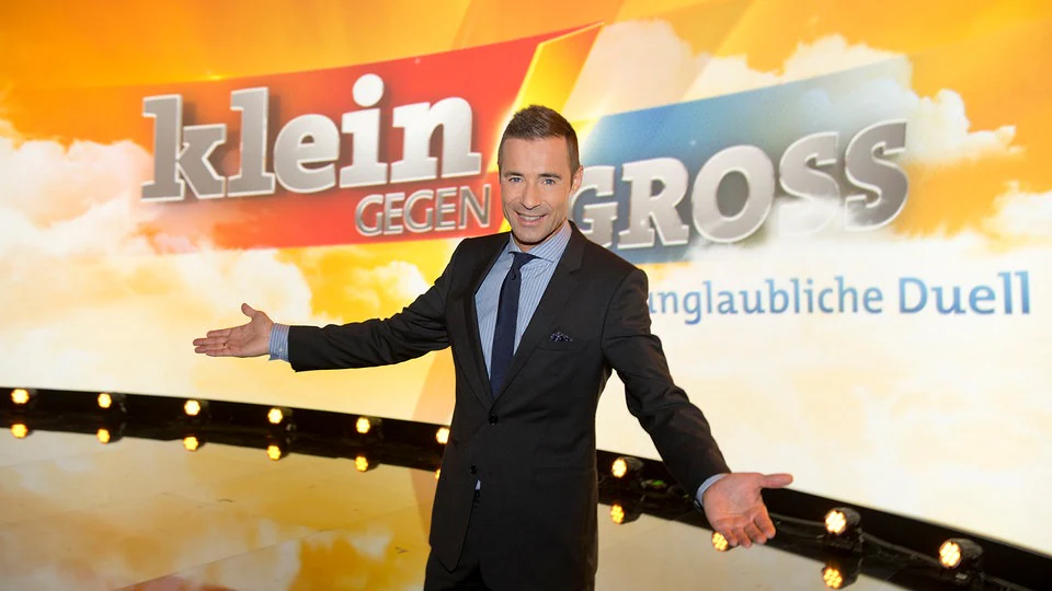 Spielshow: Klein gegen Groß – Das unglaubliche Duell – Spiel und Spaß mit Kai Pflaume (Das Erste 20:15 – 23:30 Uhr)