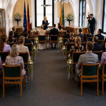 Simone Borris vermählt Magdeburger Hochzeitspaar beim Rathausfest am 3. Oktober / Wer traut sich bei der Oberbürgermeisterin?