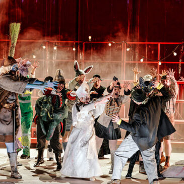 Kulturminister Robra besucht Premiere von „Leben mit einem Idioten“ im Theater Magdeburg