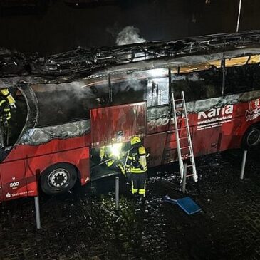 Mannschaftsbus des Halleschen FC in Frankfurt zerstört