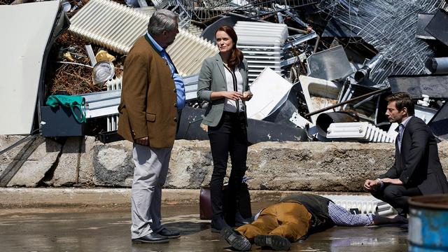 Krimiserie: Die Rosenheim-Cops – Ein Vater kommt selten allein (ZDF 16:10 – 17:00 Uhr)