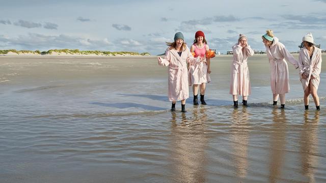 Komödie: Fast perfekte Frauen (ZDF  21:15 – 22:45 Uhr)