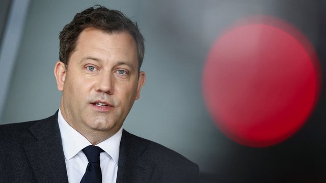 Polittalk: Arena – Ihre Fragen an Lars Klingbeil (Das Erste  21:15 – 22:30 Uhr)
