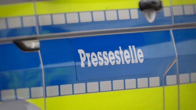 Polizei sucht mit Foto nach Geldbörsendiebin