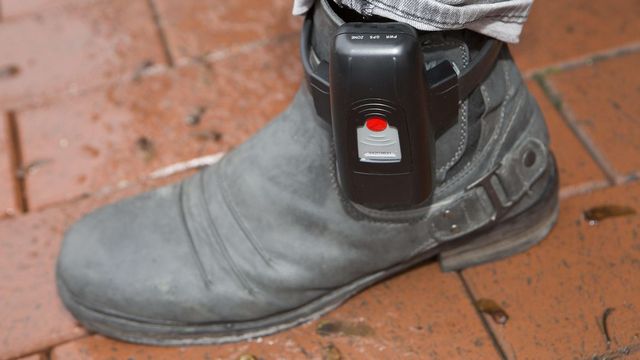 Im Bundestag beschlossen: Mit elektronischer Fußfessel gegen häusliche Gewalt