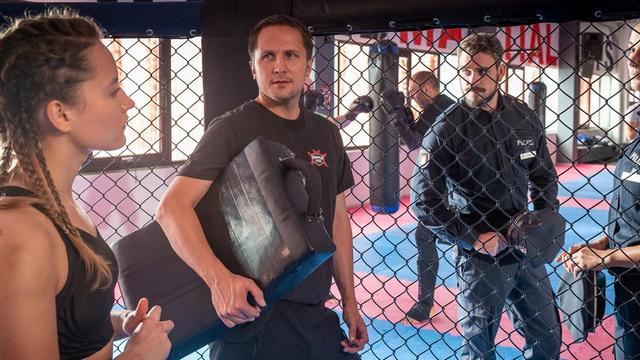 Krimiserie: Notruf Hafenkante – Unter der Gürtellinie (ZDF 19:25 – 20:15 Uhr)