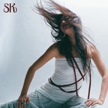 Sarah Kinsley veröffentlicht ihre neue EP “Fleeting”