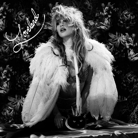 Suki Waterhouse kündigt ihr drittes Album “Loveland” an & veröffentlicht neue Single “Tiny Raisin”