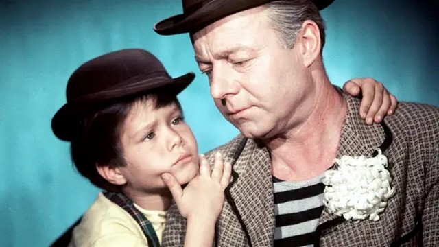 Komödie: Wenn der Vater mit dem Sohne (NDR  20:15 – 21:50 Uhr)