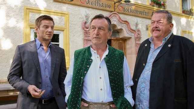 Krimiserie: Die Rosenheim-Cops – Tod einer Heuschrecke (ZDF 16:10 – 17:00 Uhr)