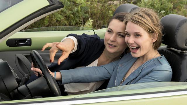 Herzkino am Samstag: Katie Fforde – Ziemlich beste Freundinnen (ZDF 12:15 – 13:40 Uhr)